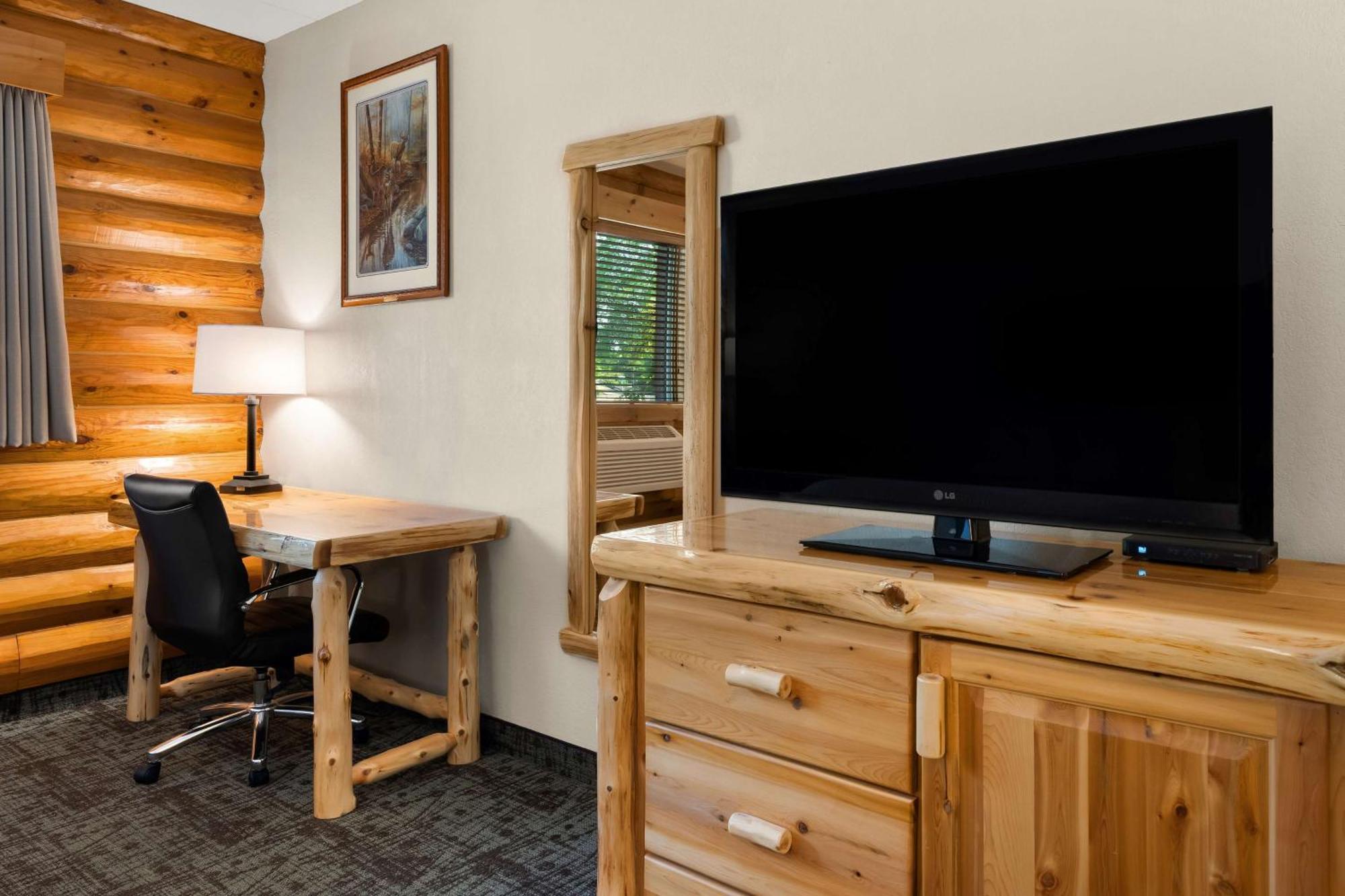 Best Western Northwoods Lodge Siren Bagian luar foto