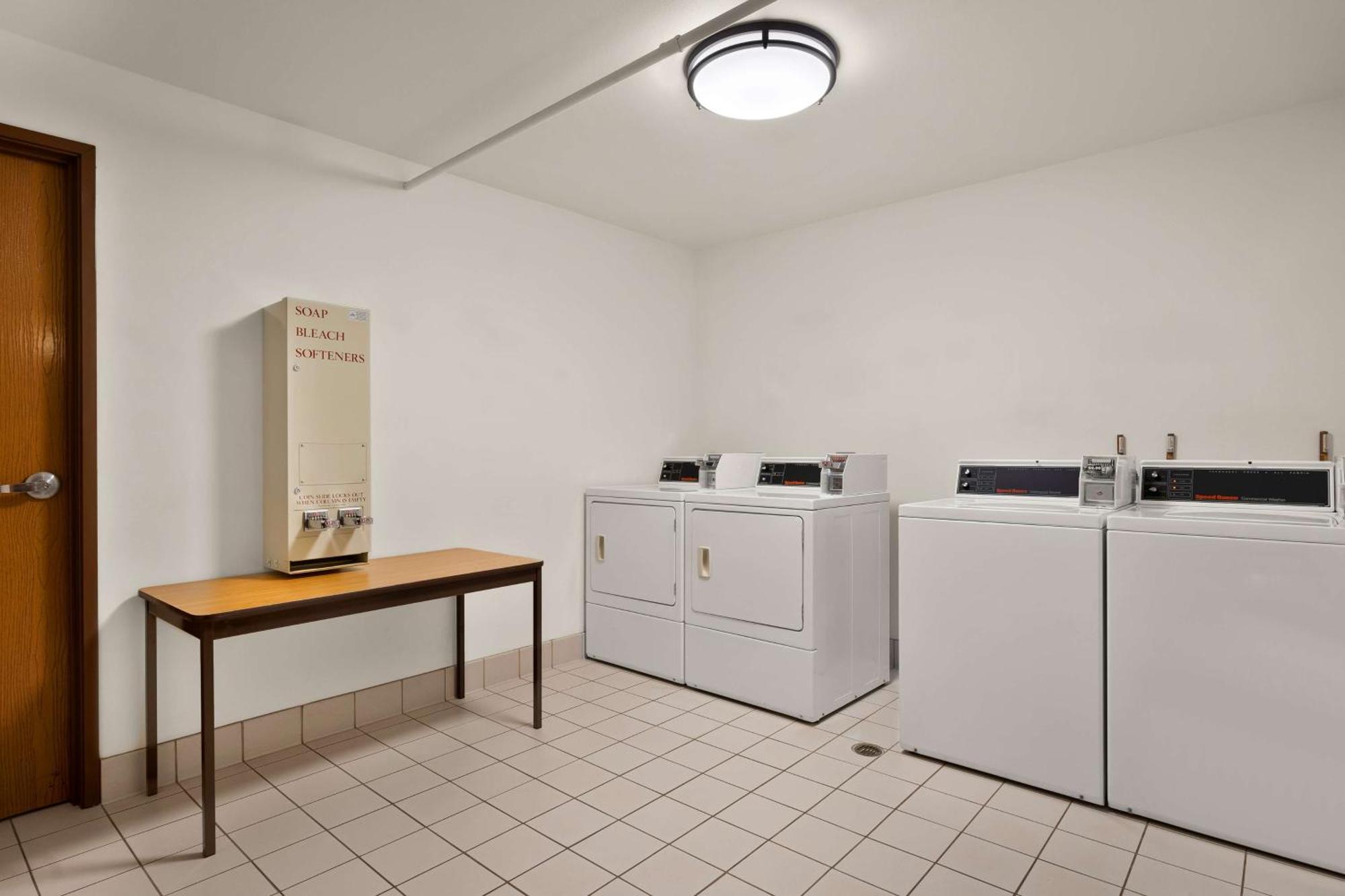 Best Western Northwoods Lodge Siren Bagian luar foto