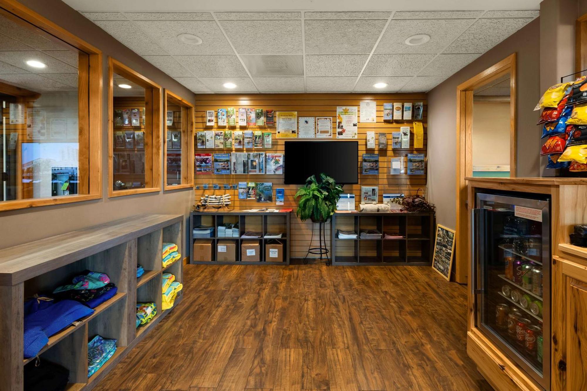 Best Western Northwoods Lodge Siren Bagian luar foto