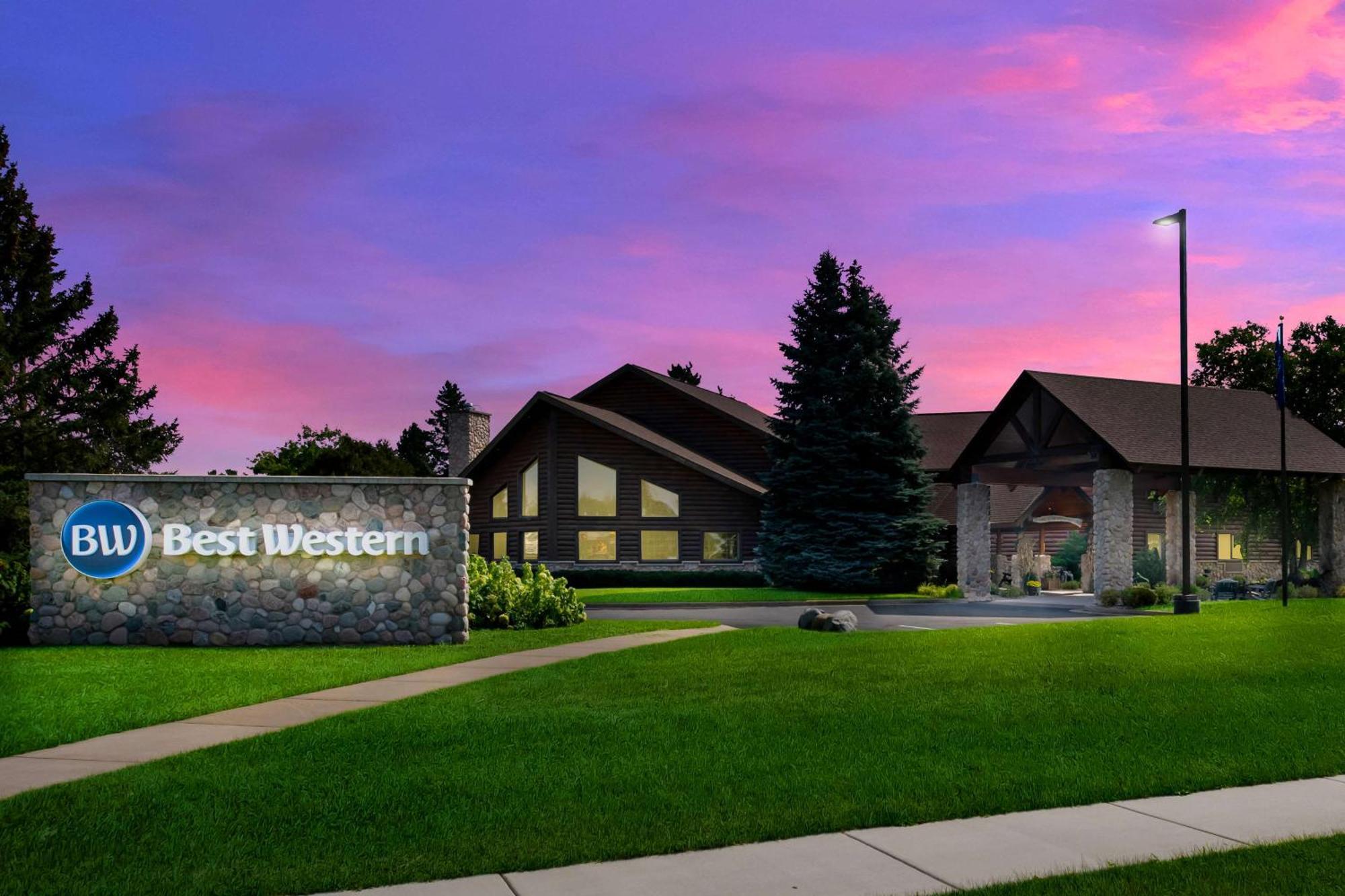 Best Western Northwoods Lodge Siren Bagian luar foto