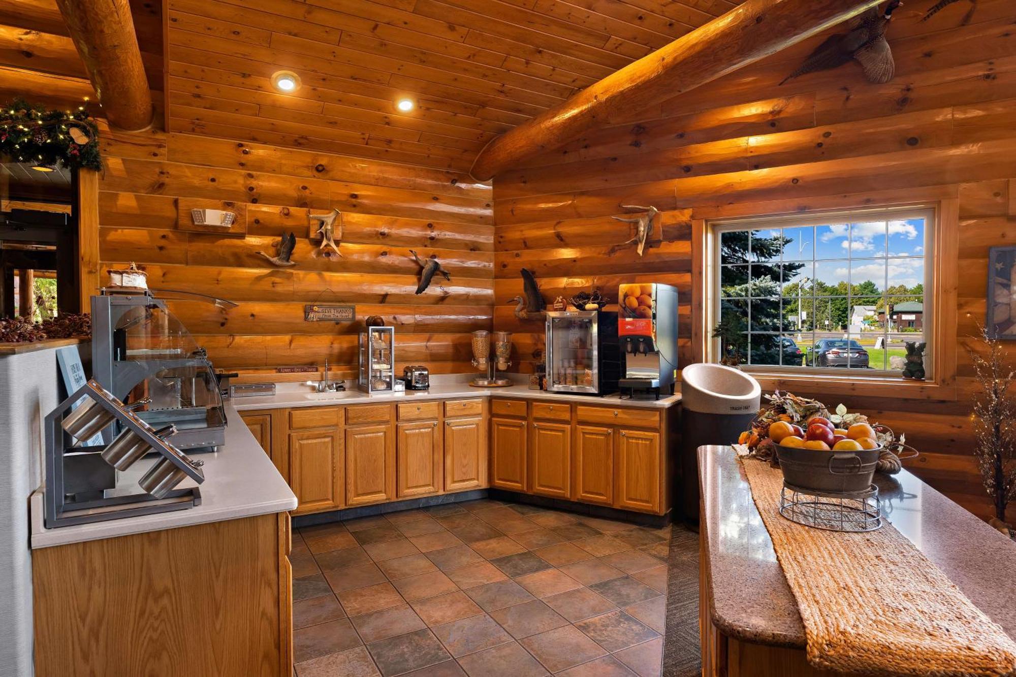 Best Western Northwoods Lodge Siren Bagian luar foto