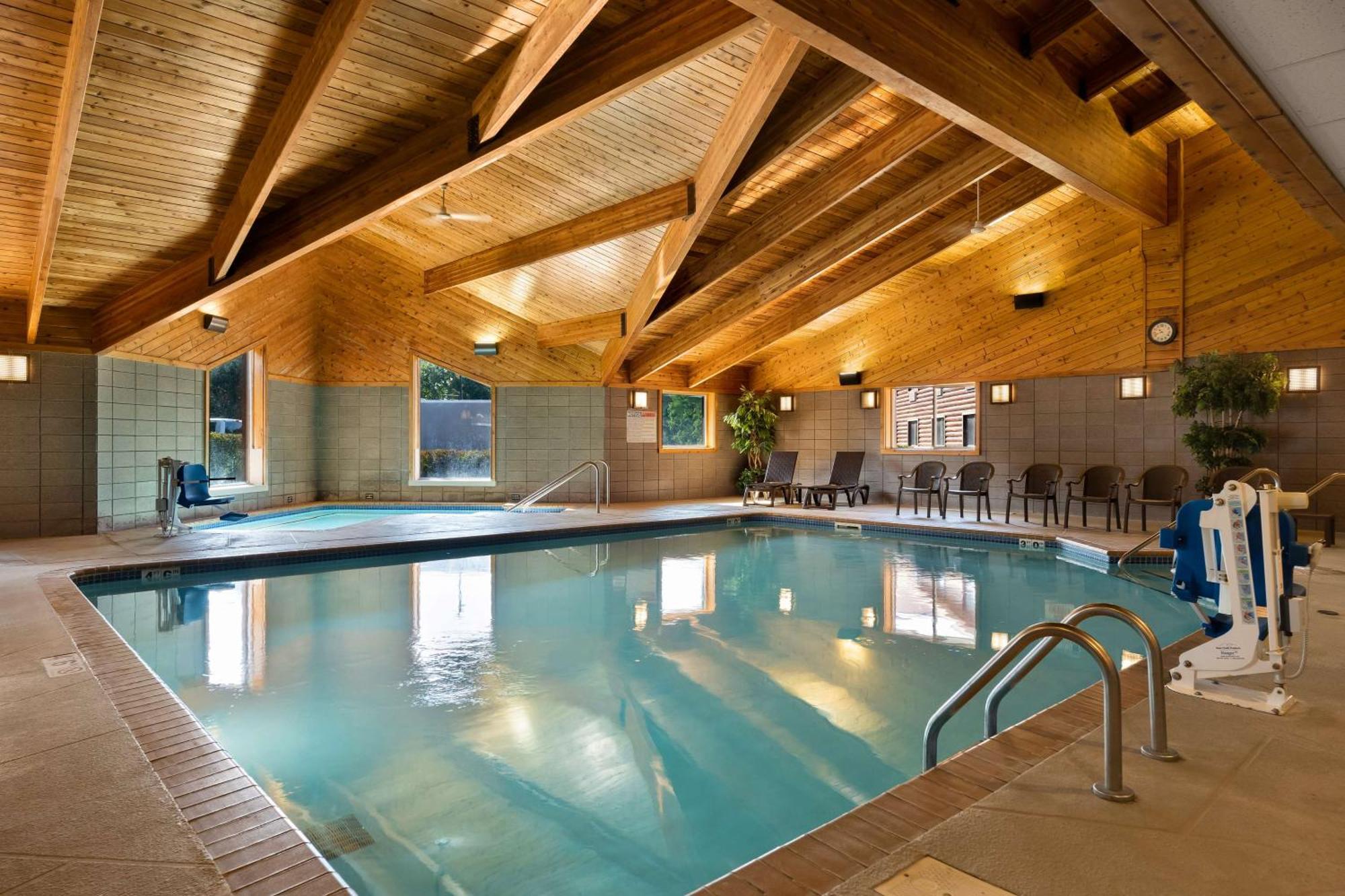 Best Western Northwoods Lodge Siren Bagian luar foto
