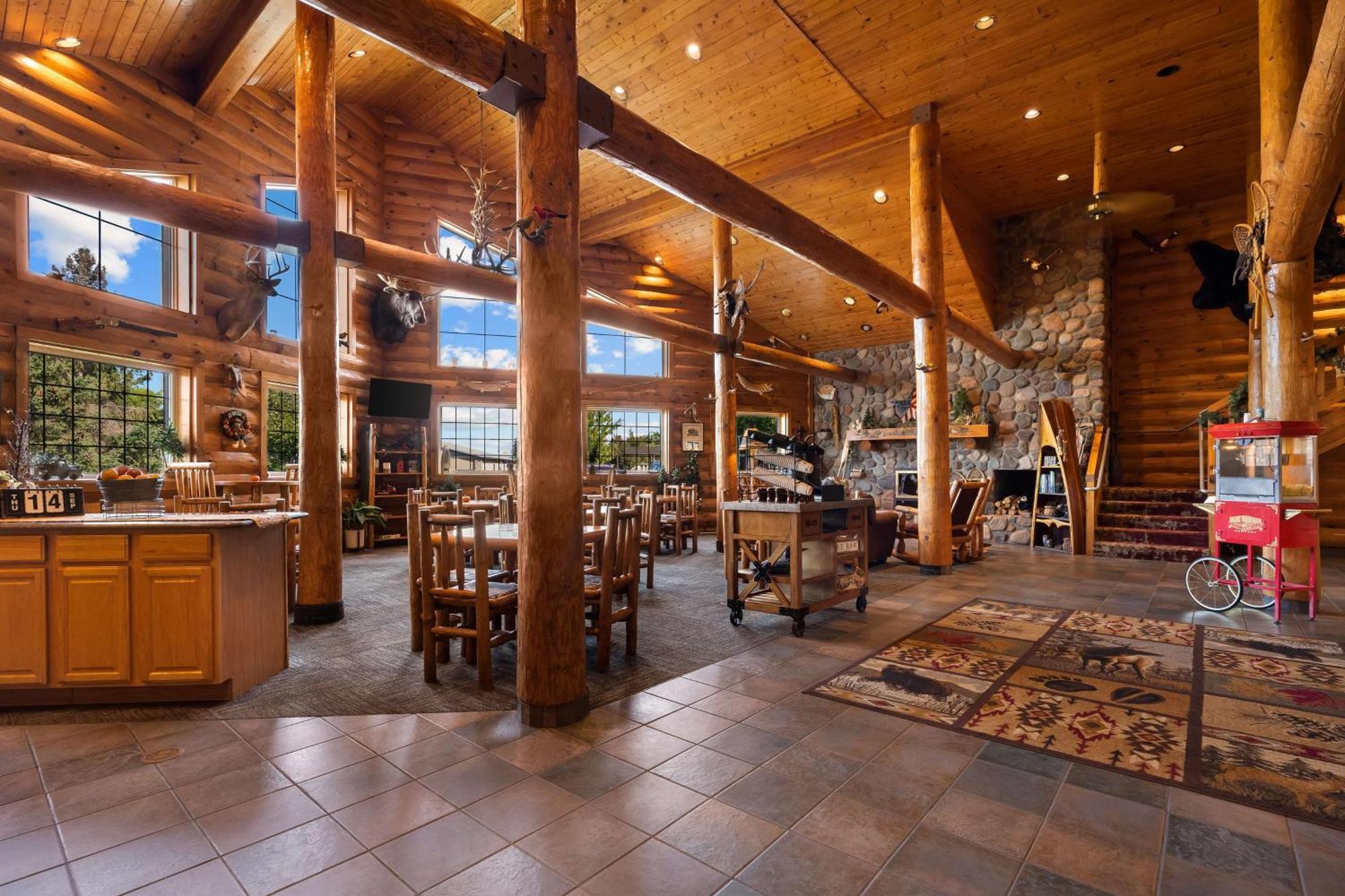 Best Western Northwoods Lodge Siren Bagian luar foto