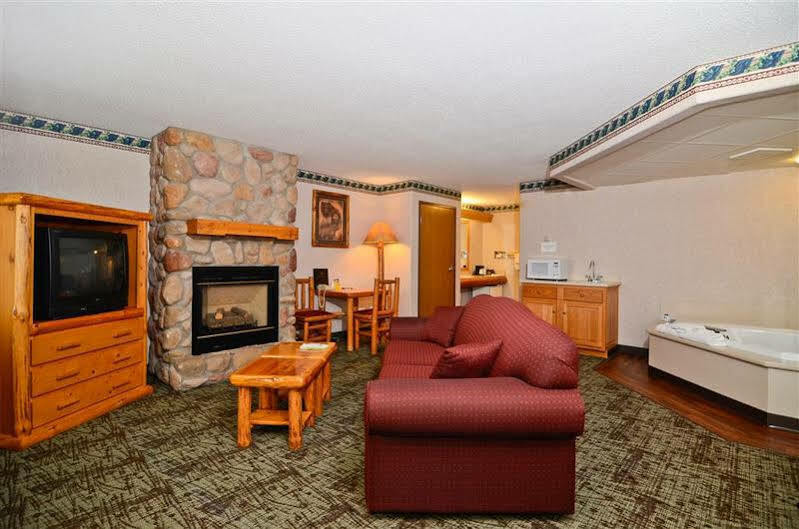 Best Western Northwoods Lodge Siren Bagian luar foto